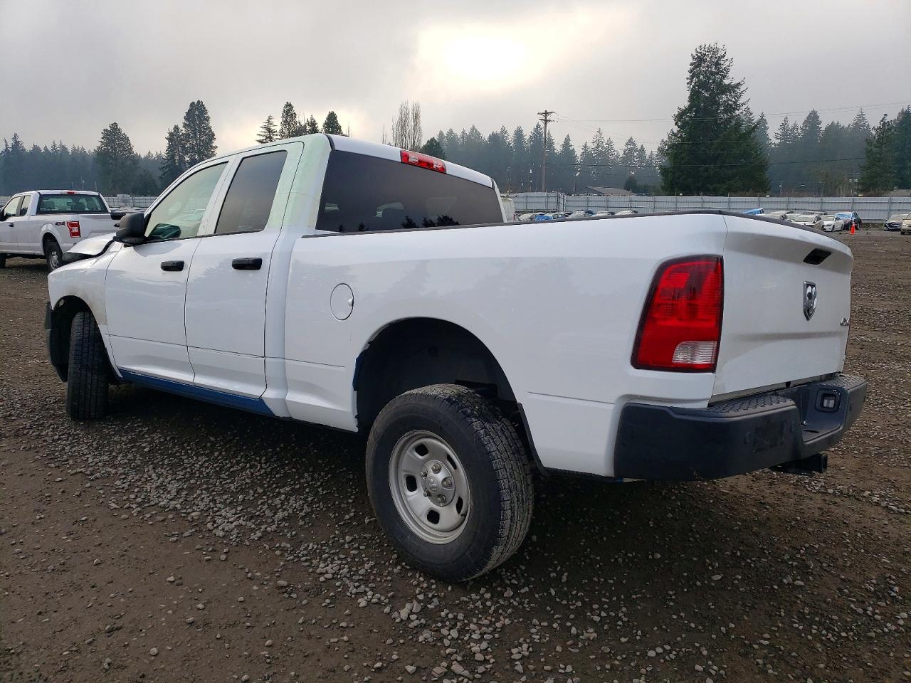 2023 RAM 1500 CLASSIC TRADESMAN photo 3
