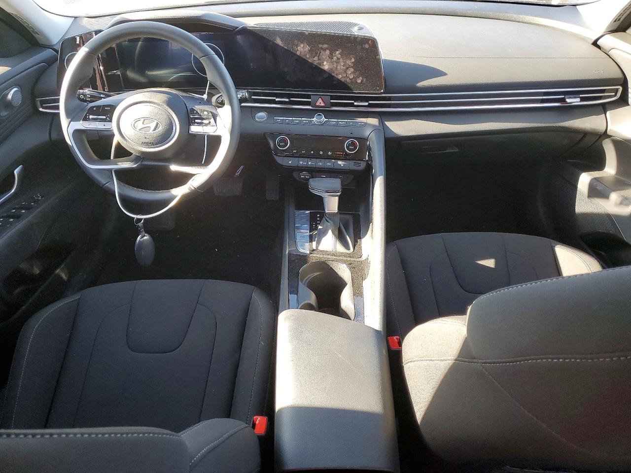2025 HYUNDAI ELANTRA SEL CONVENIENCE photo 8