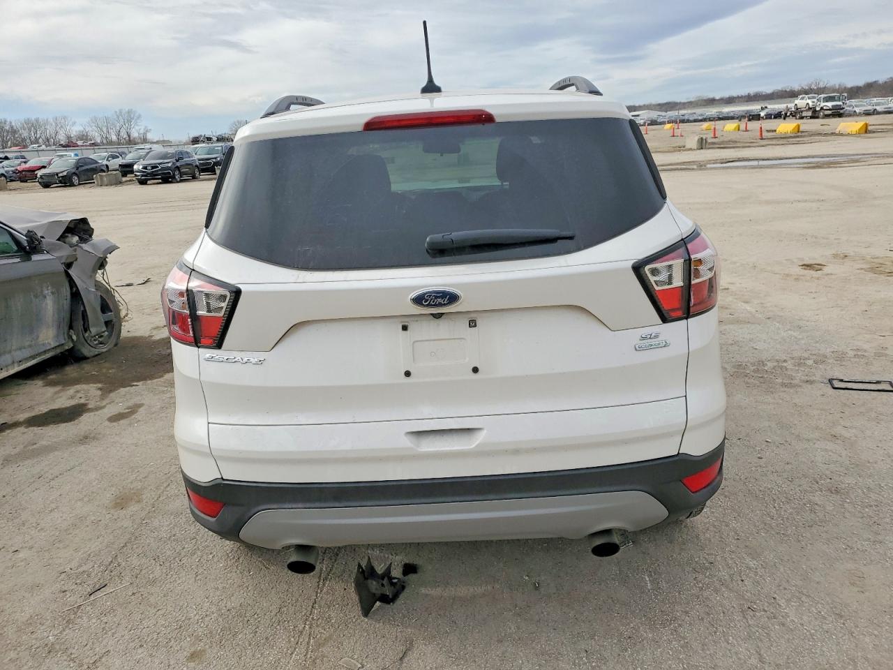 2018 FORD ESCAPE SE photo 11