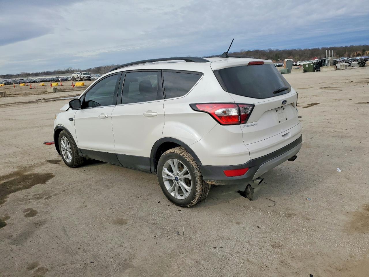 2018 FORD ESCAPE SE photo 3