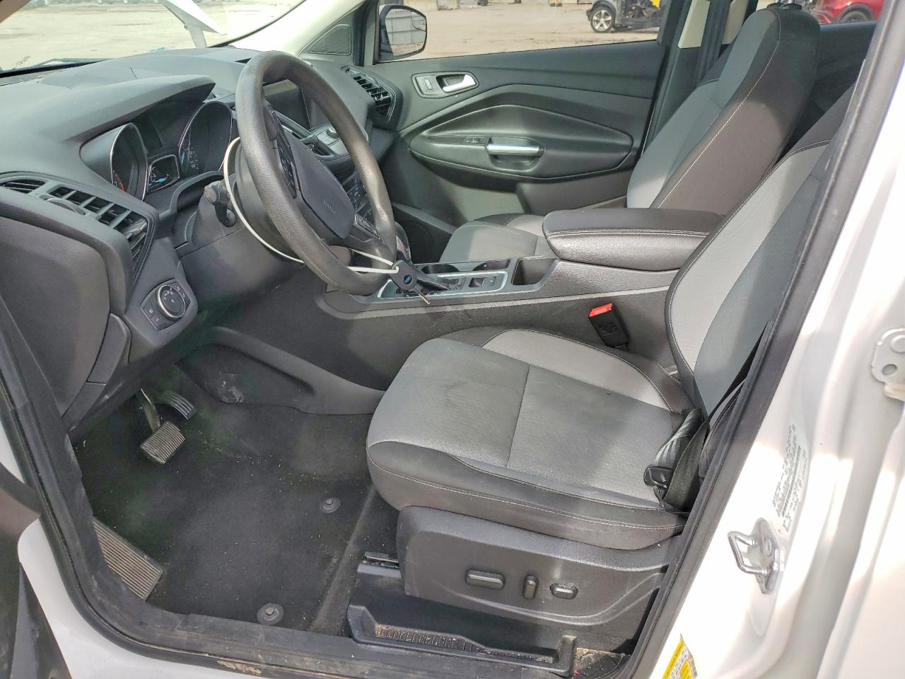 2018 FORD ESCAPE SE photo 13