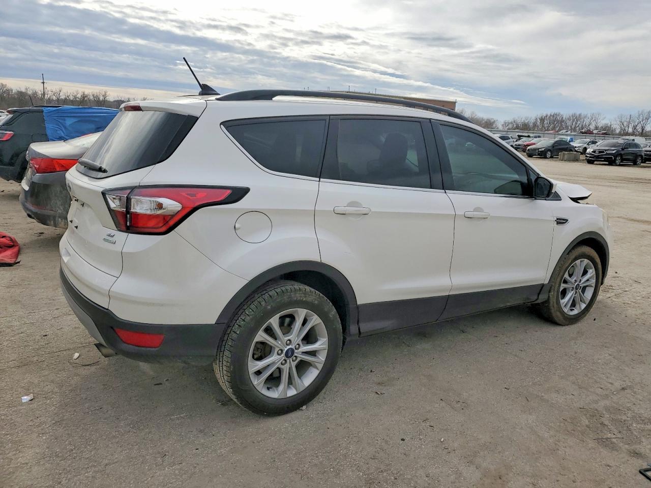2018 FORD ESCAPE SE photo 5
