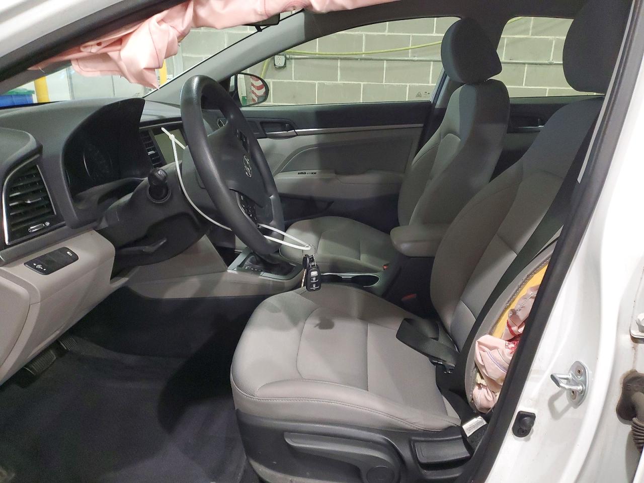 2017 HYUNDAI ELANTRA SE photo 13