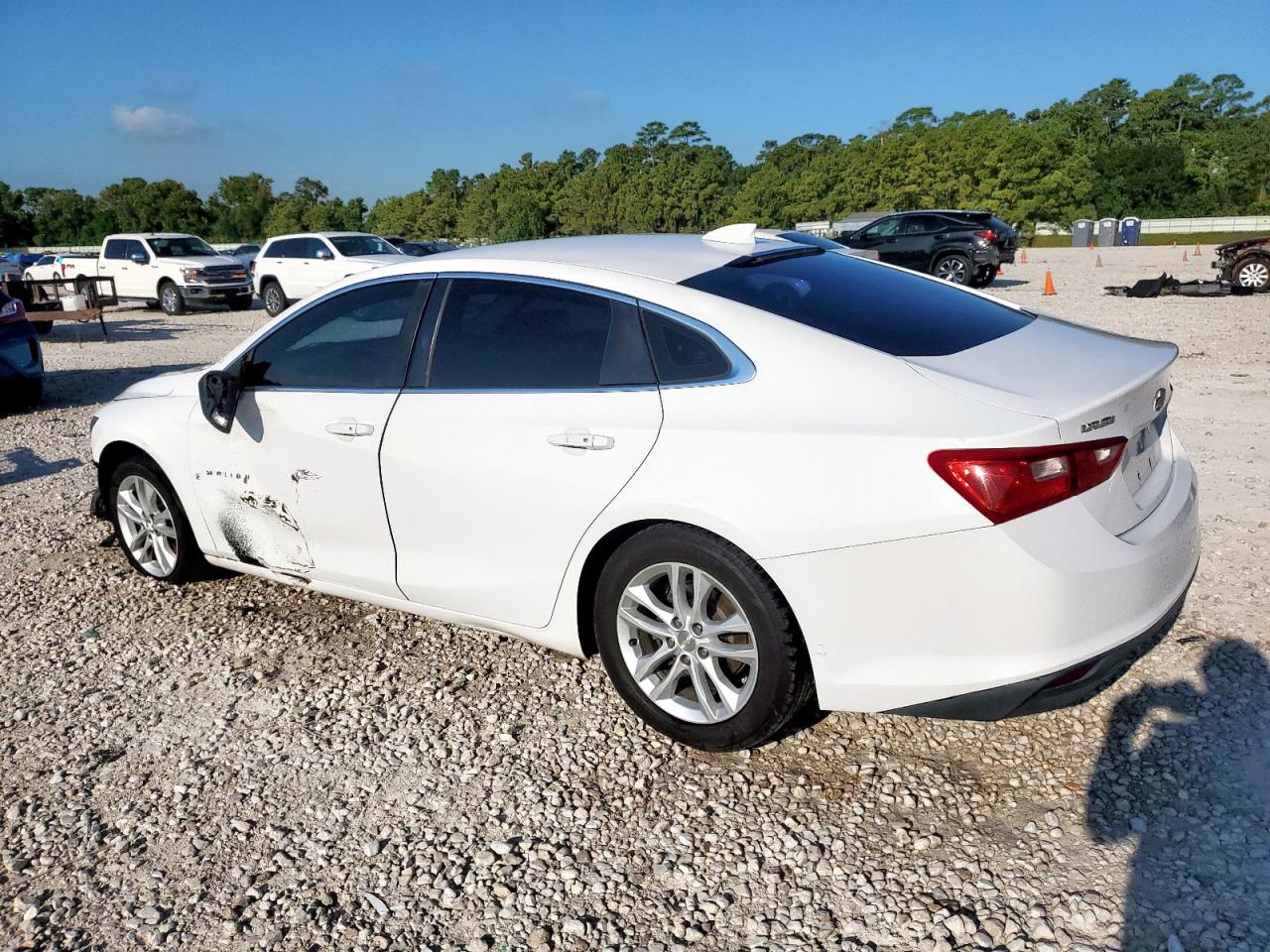 2018 CHEVROLET MALIBU LT photo 3