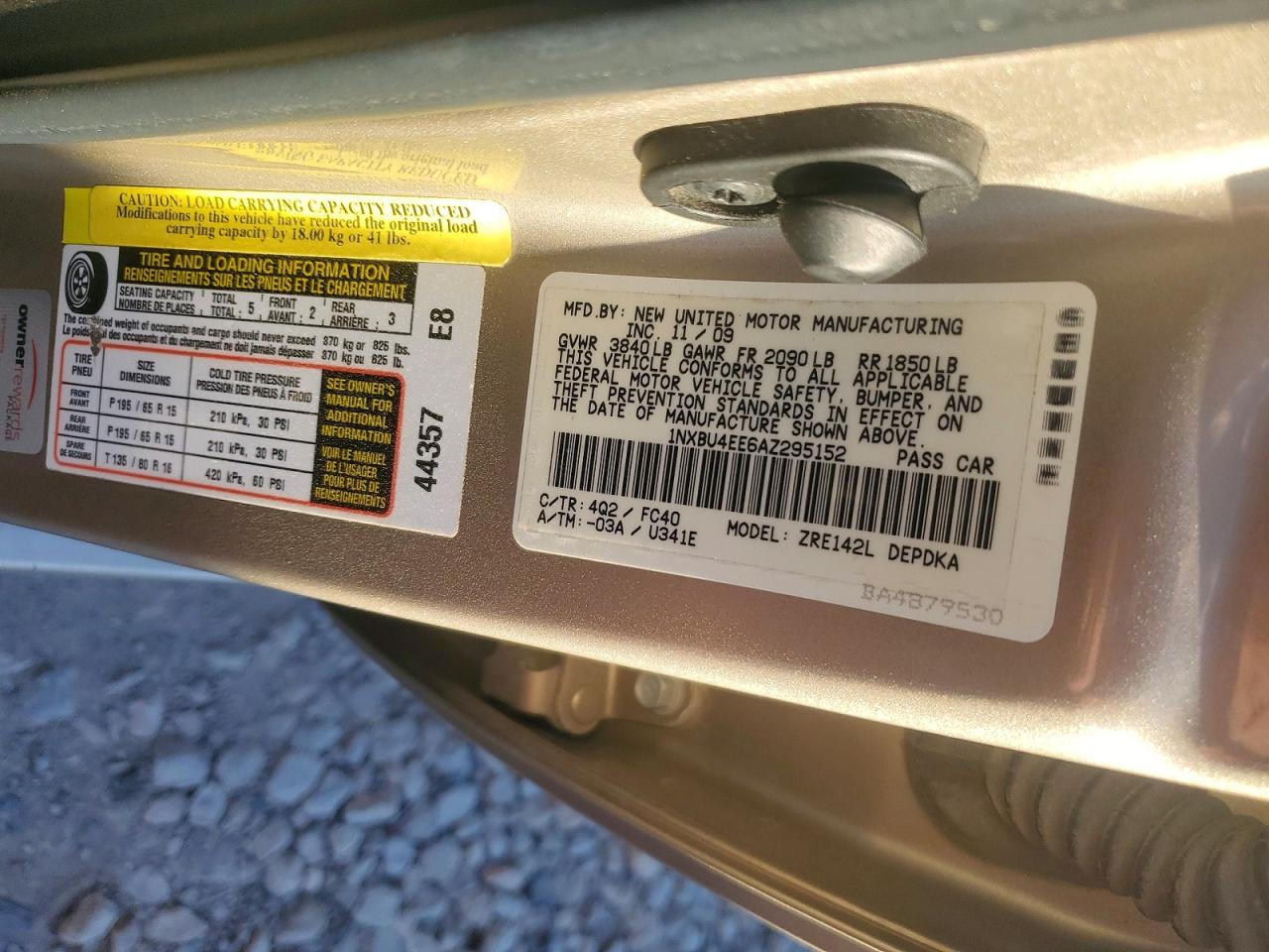 2010 TOYOTA COROLLA BASE photo 23