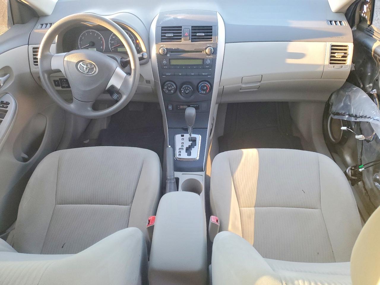 2010 TOYOTA COROLLA BASE photo 15