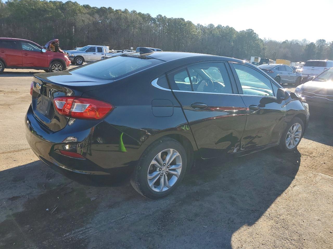 2019 CHEVROLET CRUZE LT photo 3