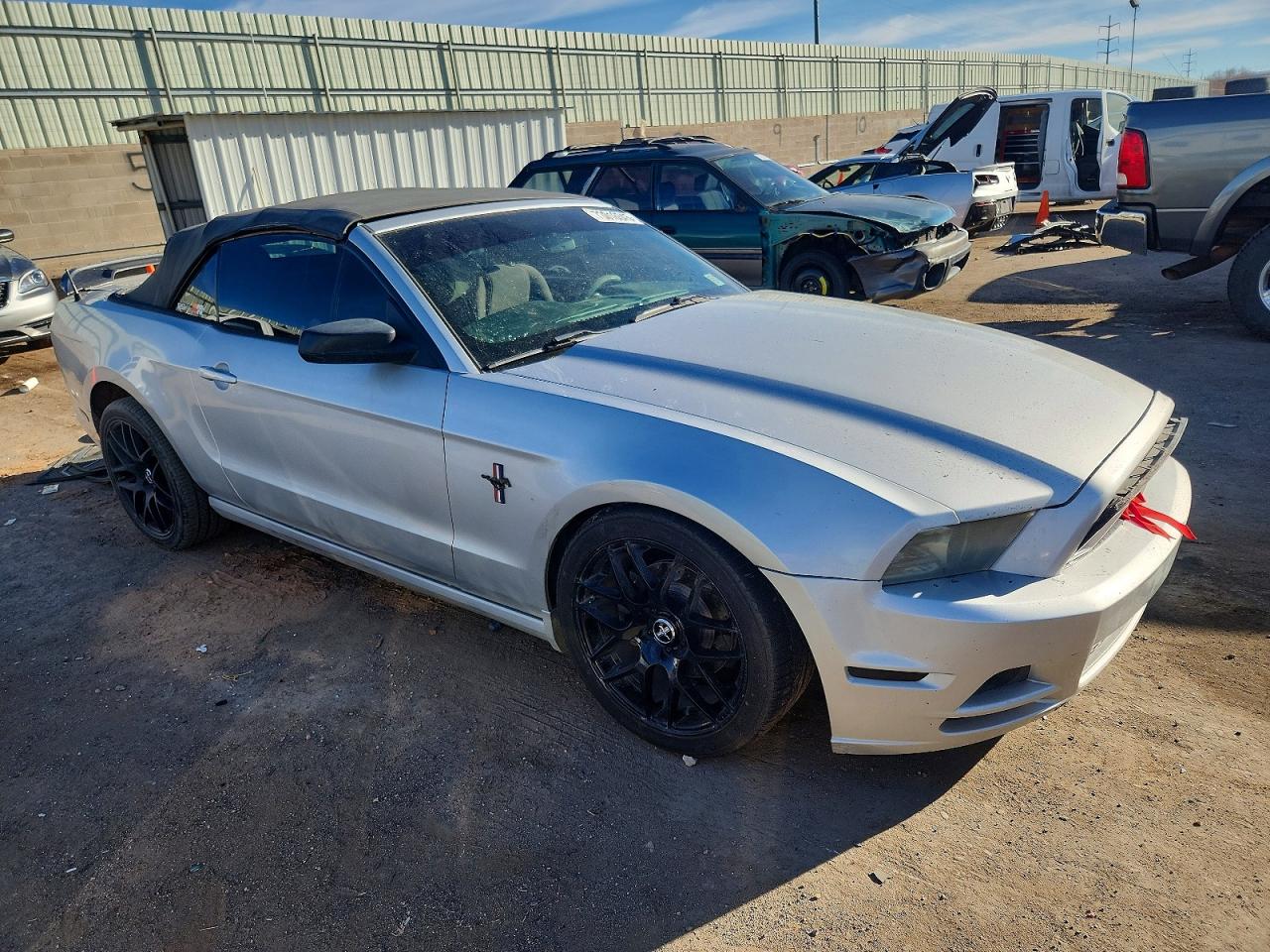 2014 FORD MUSTANG photo 4