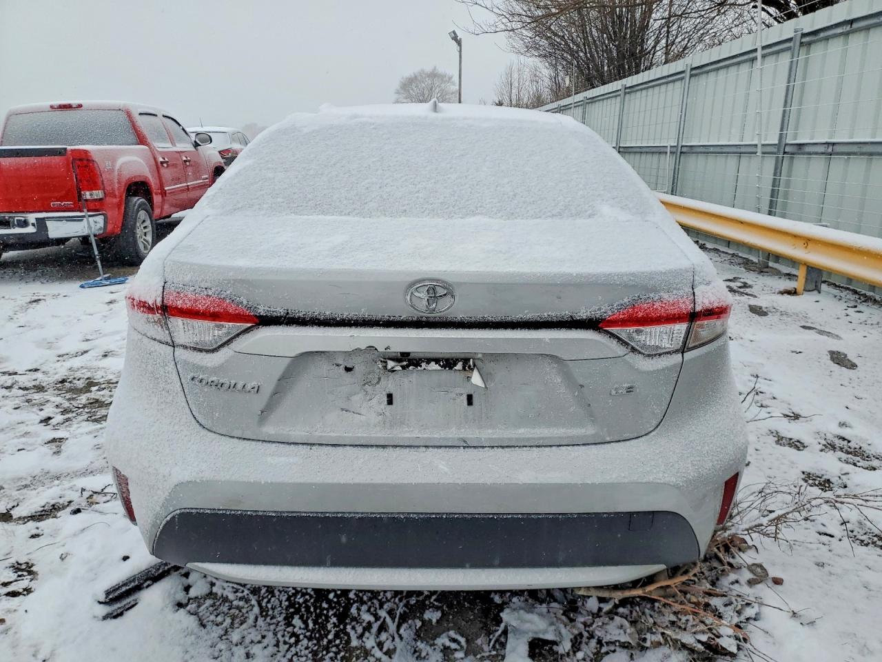 2022 TOYOTA COROLLA LE photo 6