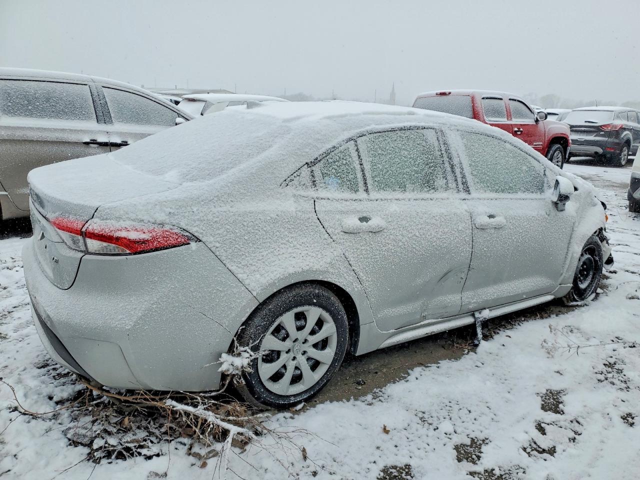 2022 TOYOTA COROLLA LE photo 3