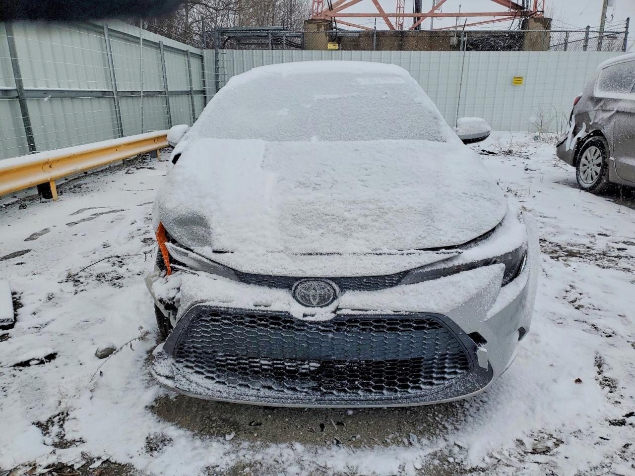 2022 TOYOTA COROLLA LE photo 5