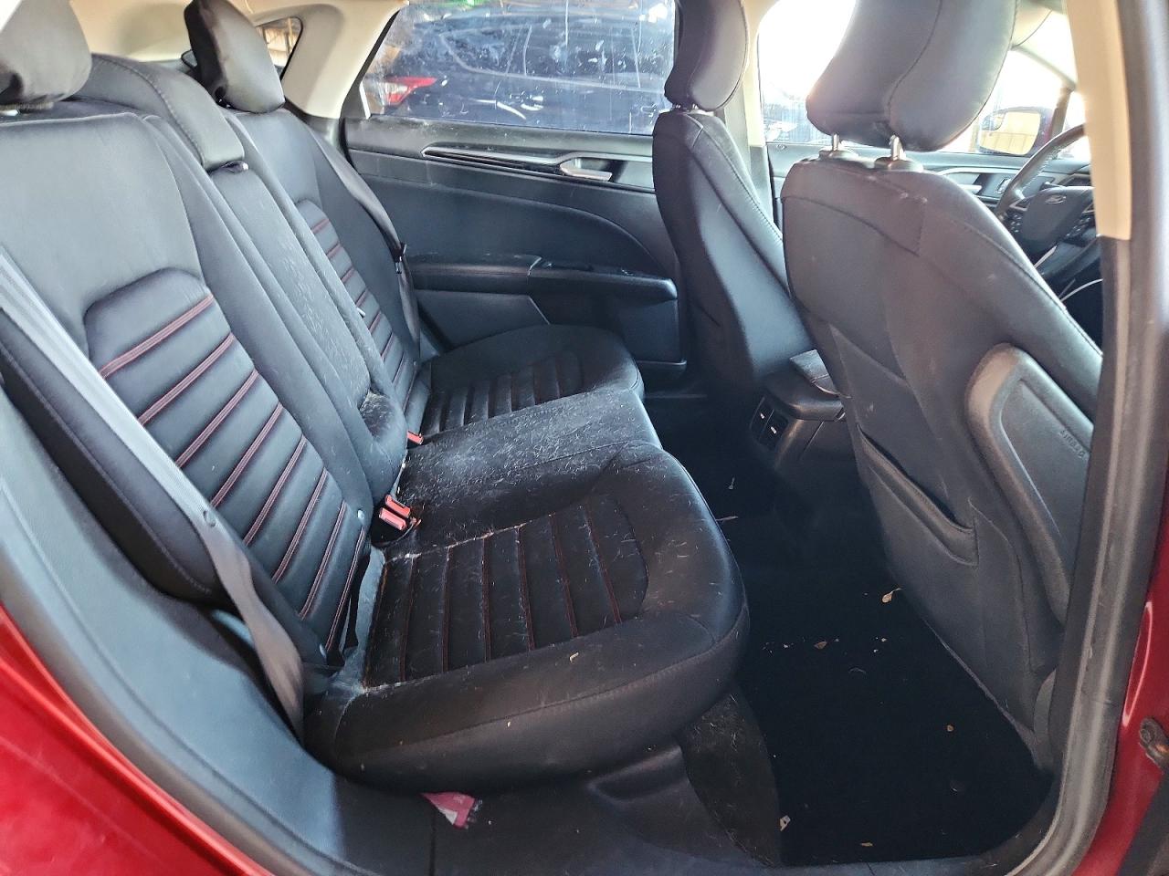 2015 FORD FUSION SE photo 19