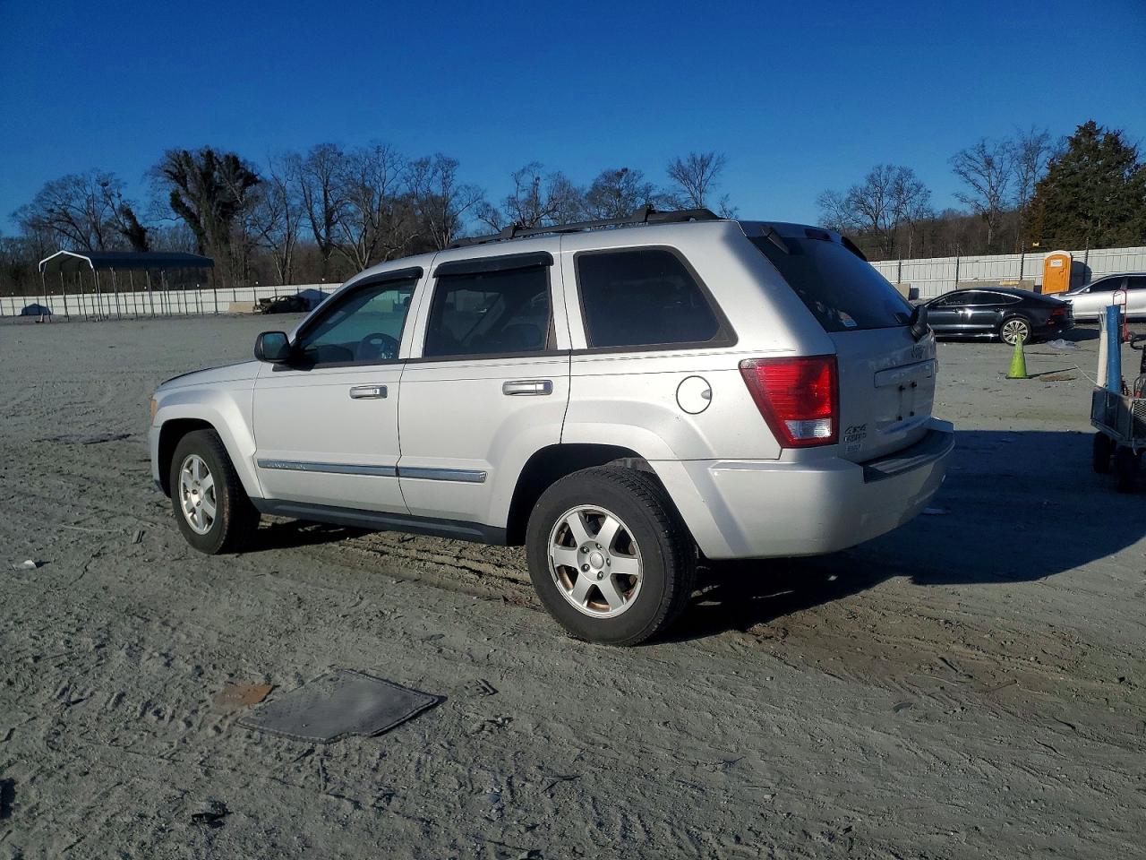 2010 JEEP GRAND CHEROKEE photo 3