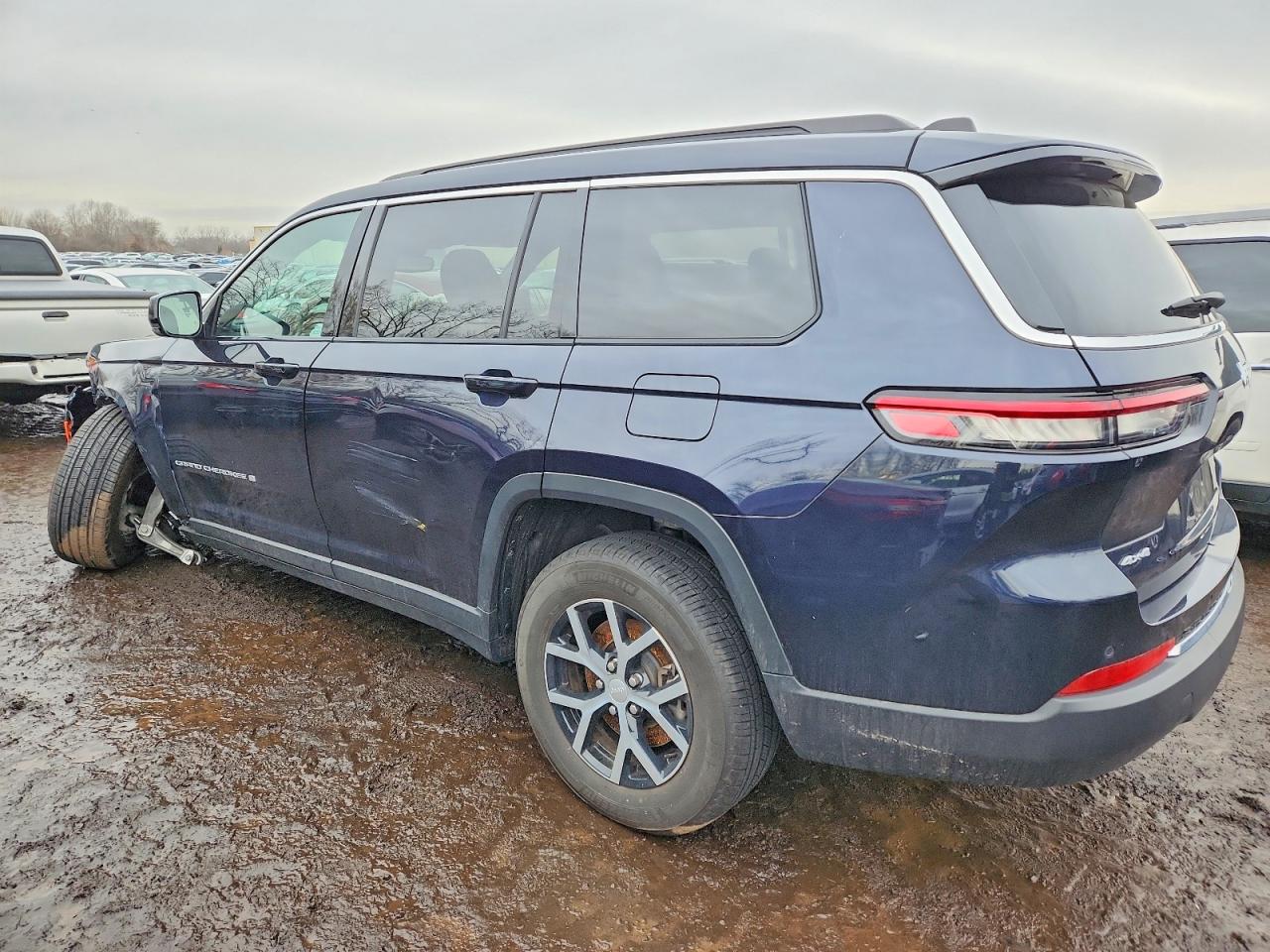 2024 JEEP GRAND CHEROKEE L LIMITED photo 3