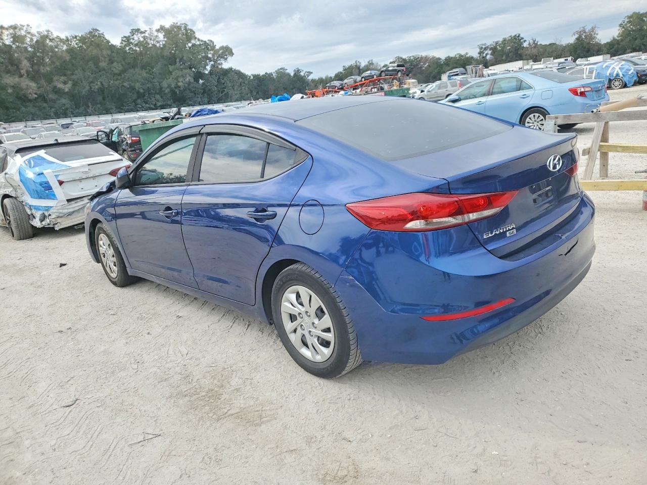 2018 HYUNDAI ELANTRA SE photo 3