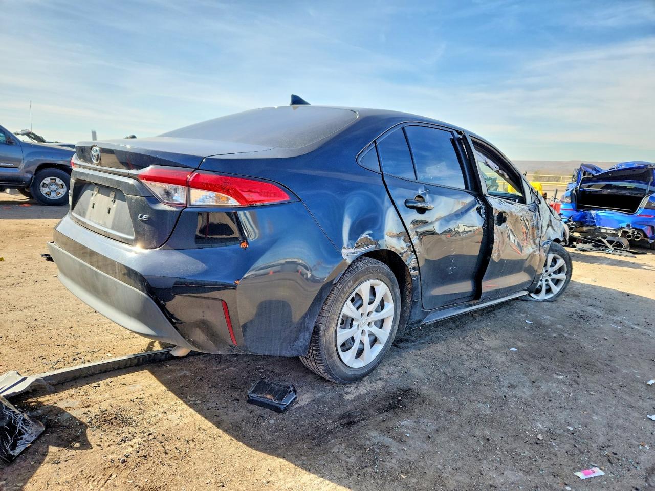 2023 TOYOTA COROLLA LE photo 3