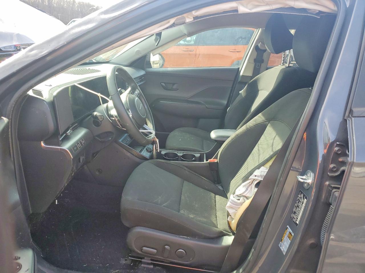 2024 HYUNDAI KONA SEL photo 7