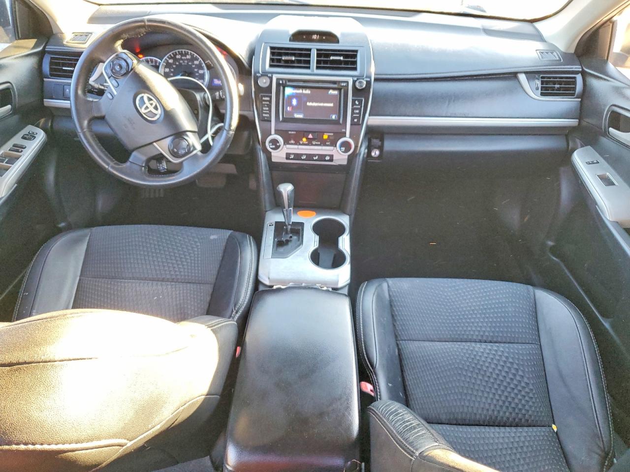 2013 TOYOTA CAMRY photo 15