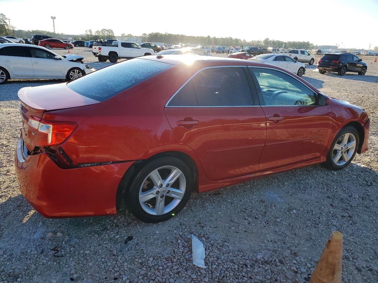 2013 TOYOTA CAMRY photo 5