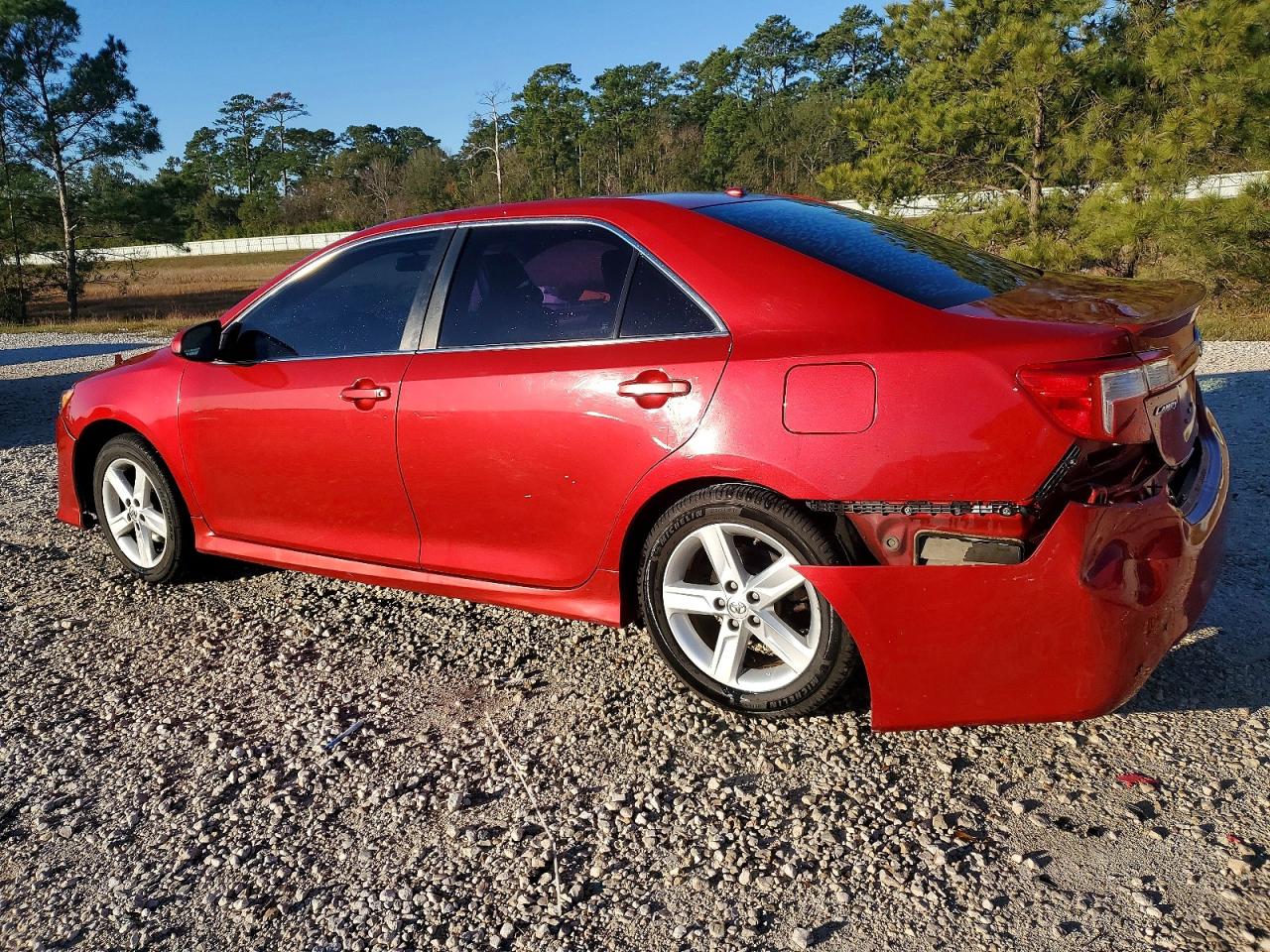 2013 TOYOTA CAMRY photo 3