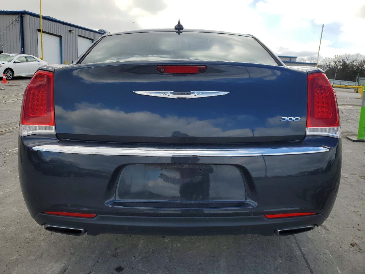 2018 CHRYSLER 300 LIMITED photo 6