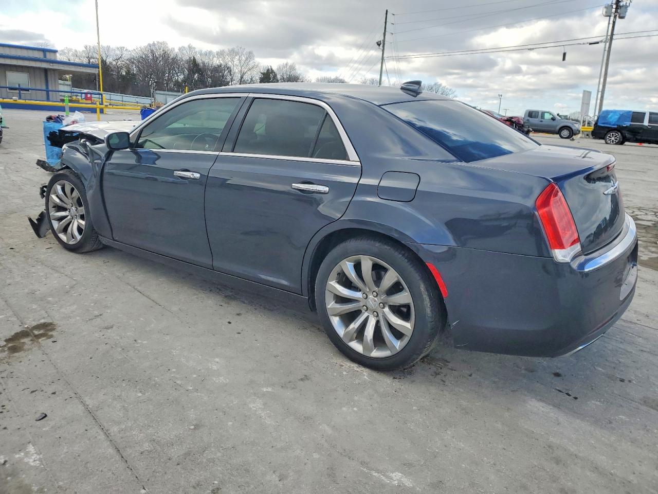 2018 CHRYSLER 300 LIMITED photo 2