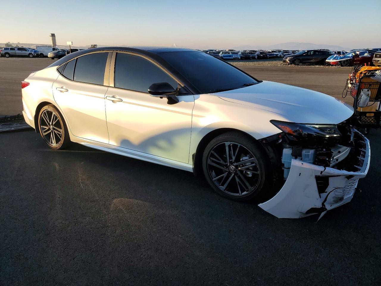 2025 TOYOTA CAMRY XSE photo 4