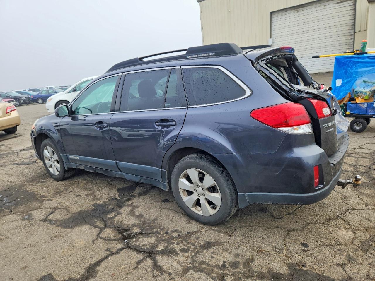 2011 SUBARU OUTBACK 2.5I PREMIUM photo 2