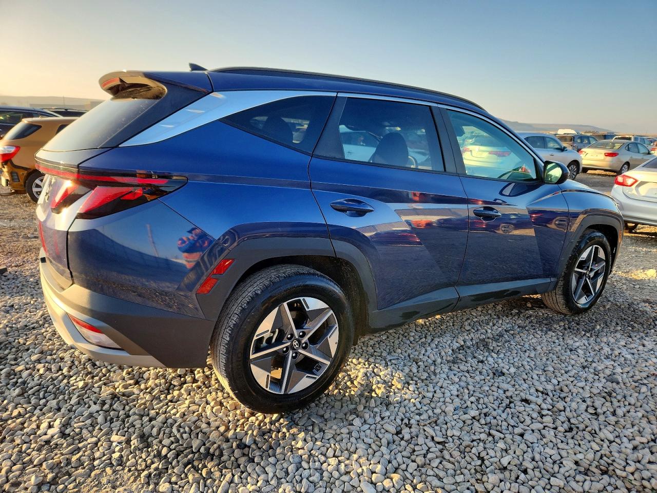 2025 HYUNDAI TUCSON SEL photo 5