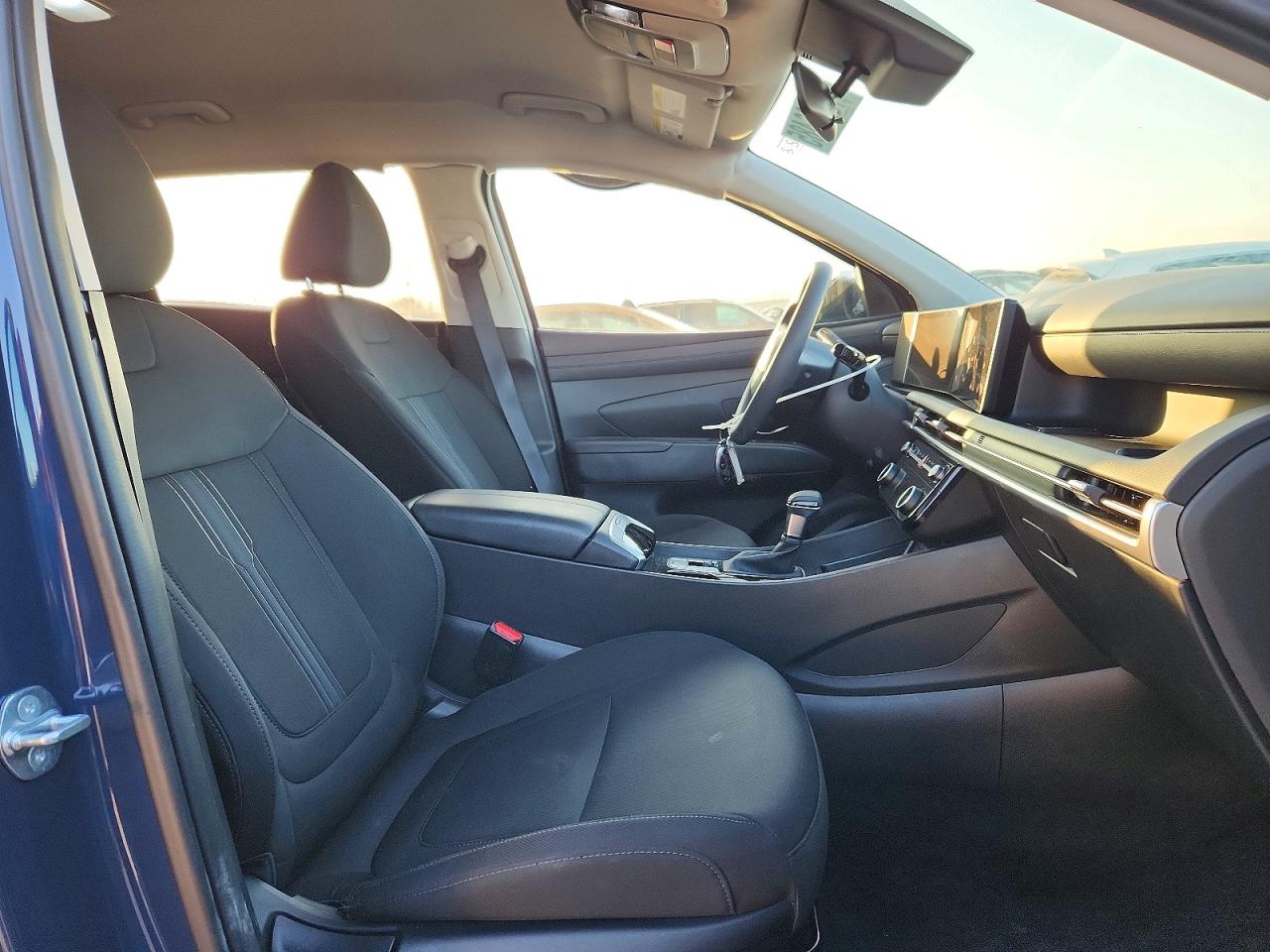 2025 HYUNDAI TUCSON SEL photo 13