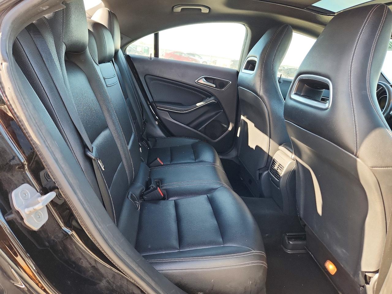 2016 MERCEDES-BENZ CLA 250 photo 19