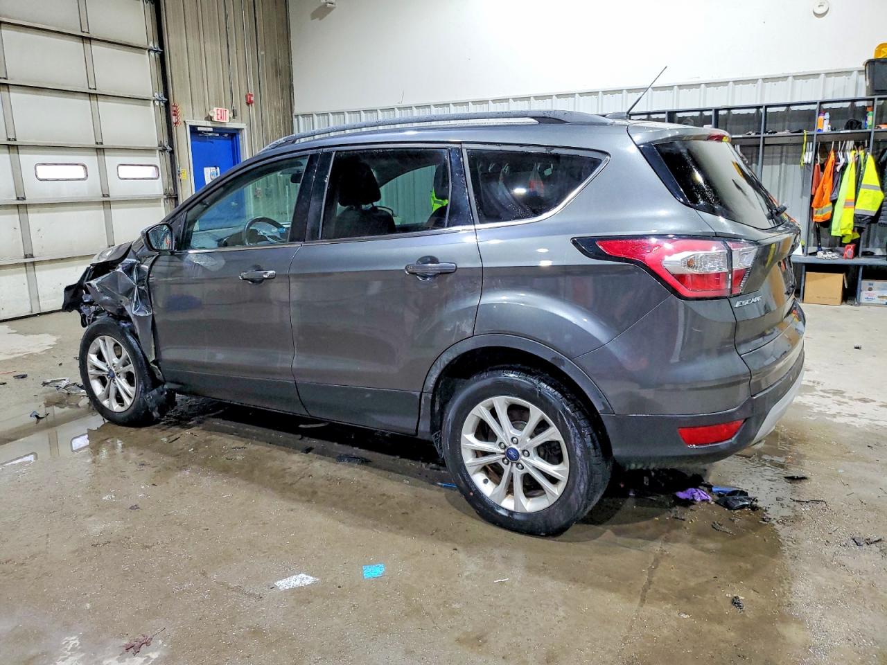 2017 FORD ESCAPE SE photo 2