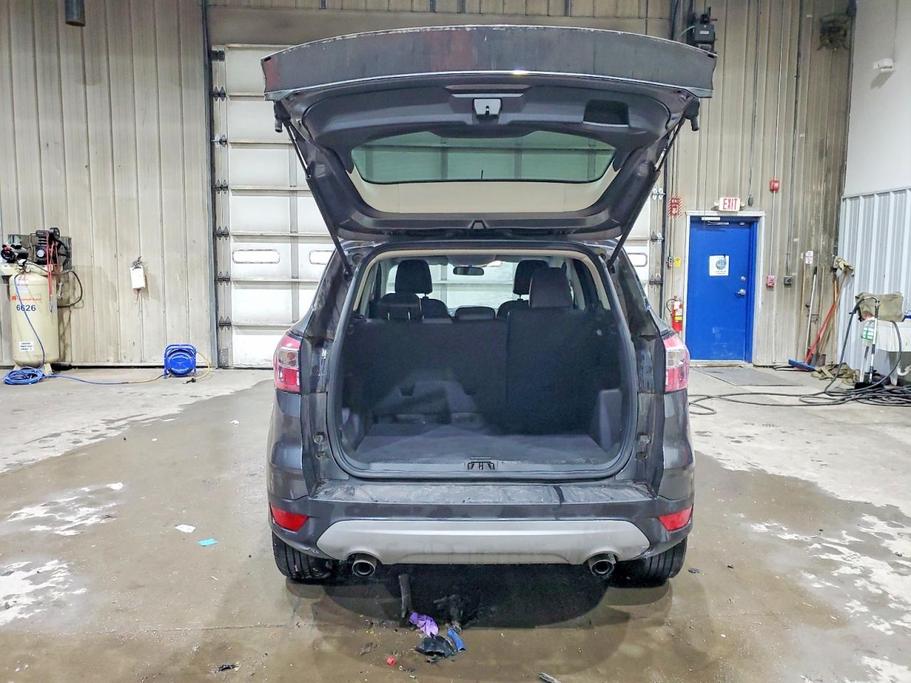 2017 FORD ESCAPE SE photo 6