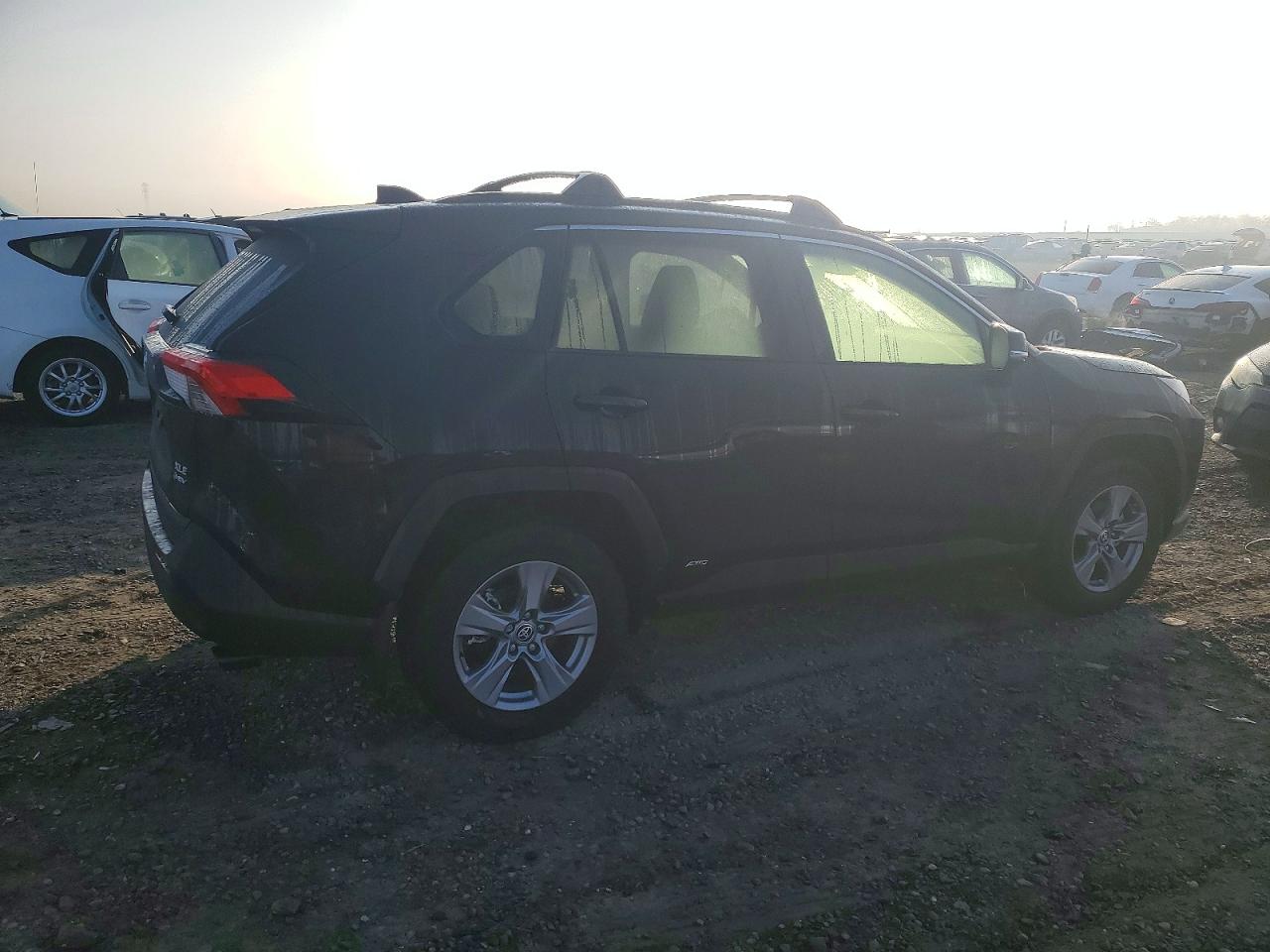 2025 TOYOTA RAV4 XLE photo 3