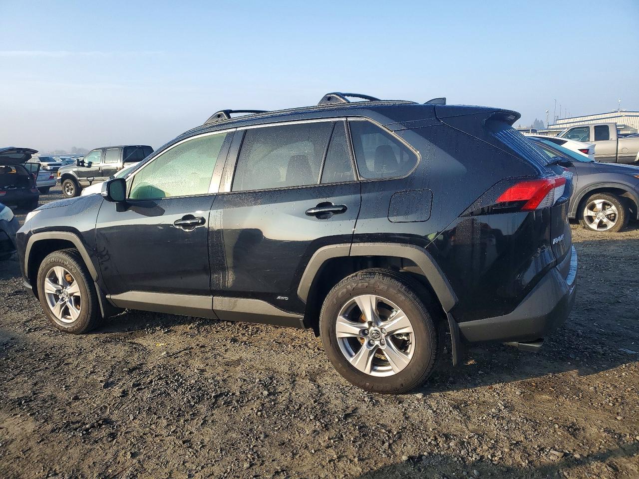2025 TOYOTA RAV4 XLE photo 2