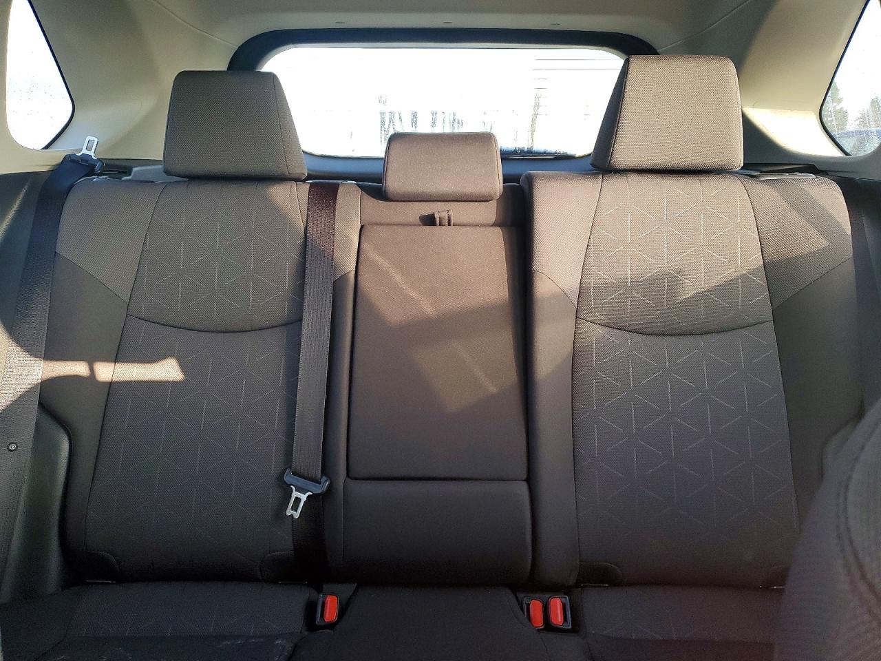 2025 TOYOTA RAV4 XLE photo 10