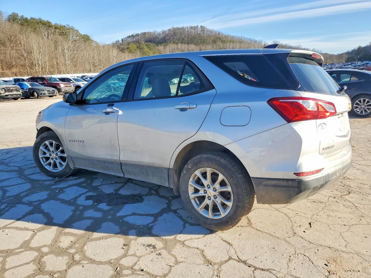 2018 CHEVROLET EQUINOX LS photo 2