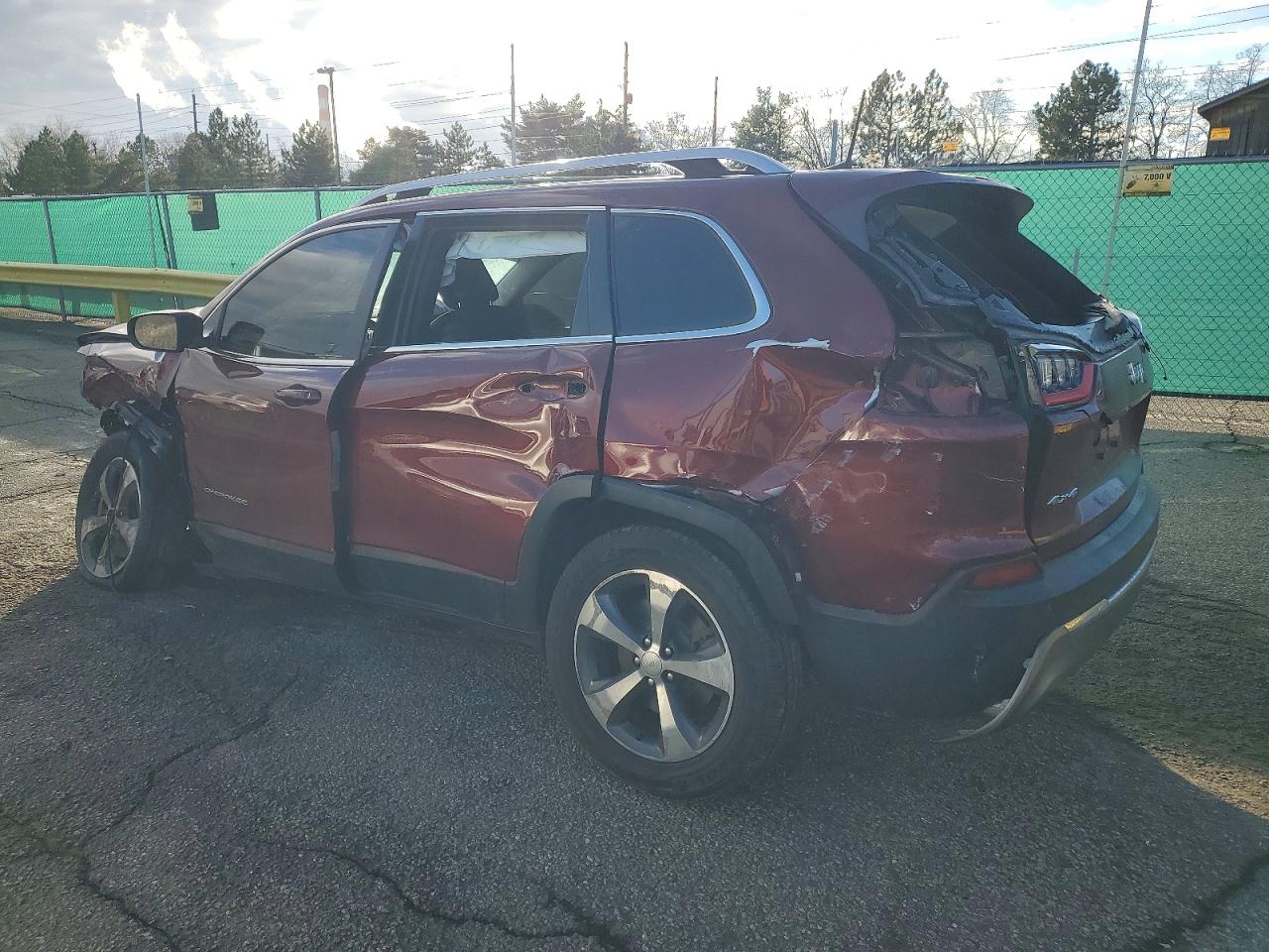 2019 JEEP CHEROKEE LIMITED photo 4