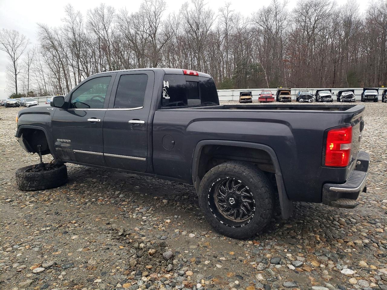 2015 GMC SIERRA K1500 SLT photo 2
