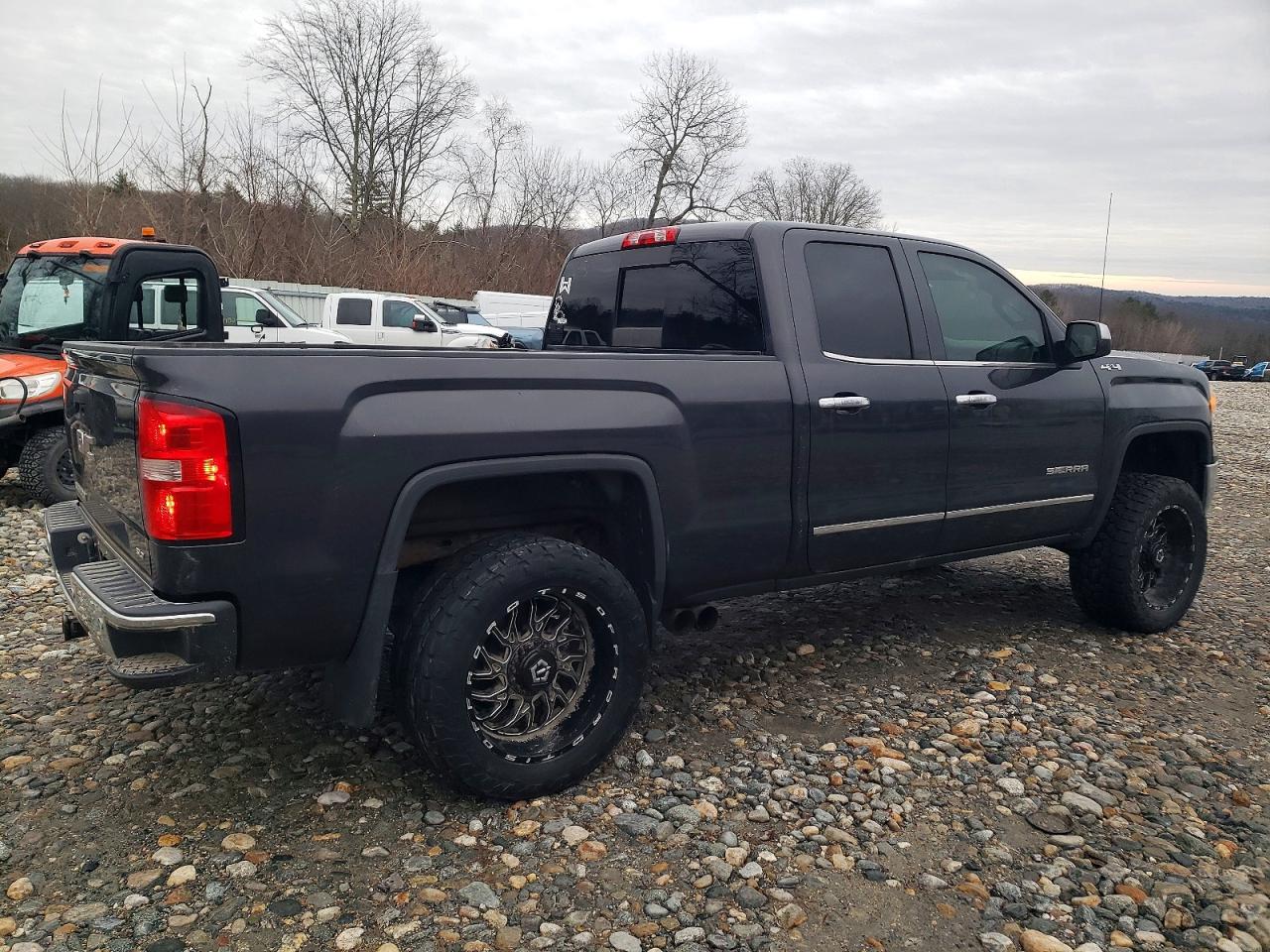 2015 GMC SIERRA K1500 SLT photo 3