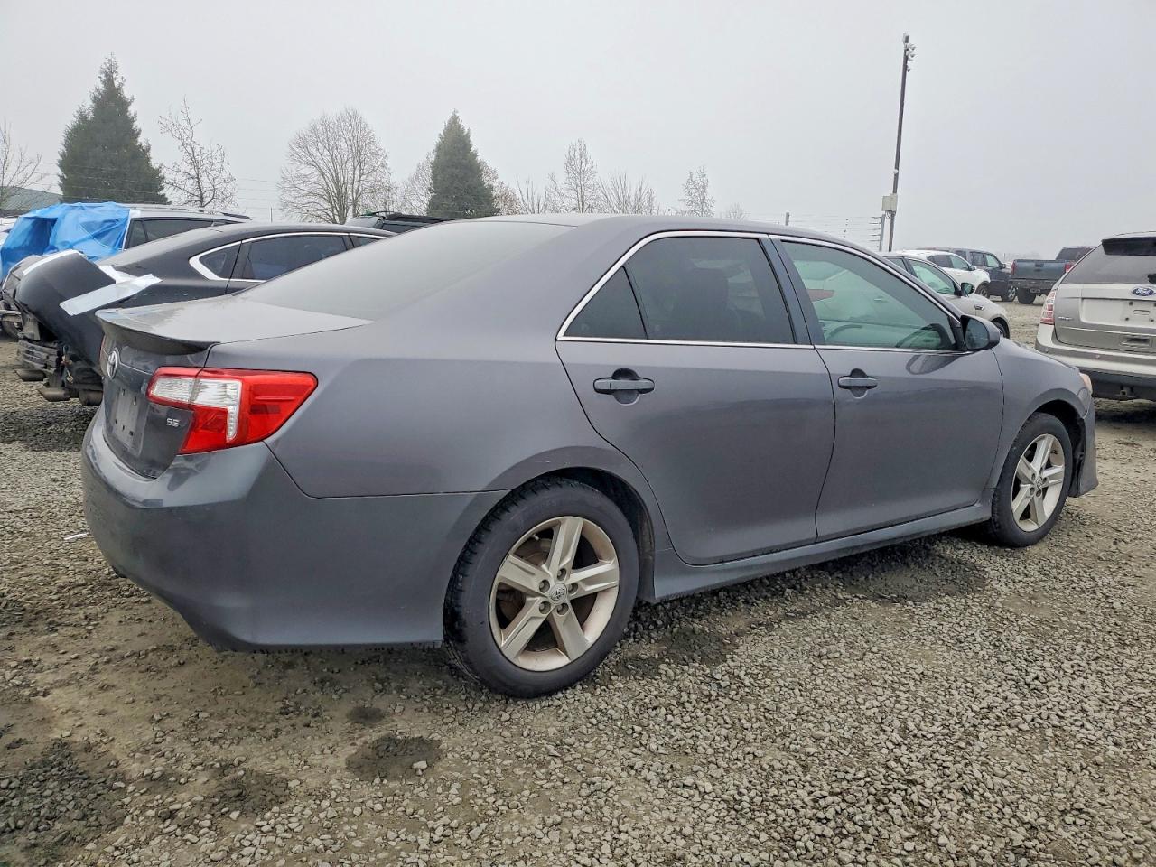 2014 TOYOTA CAMRY SE photo 7