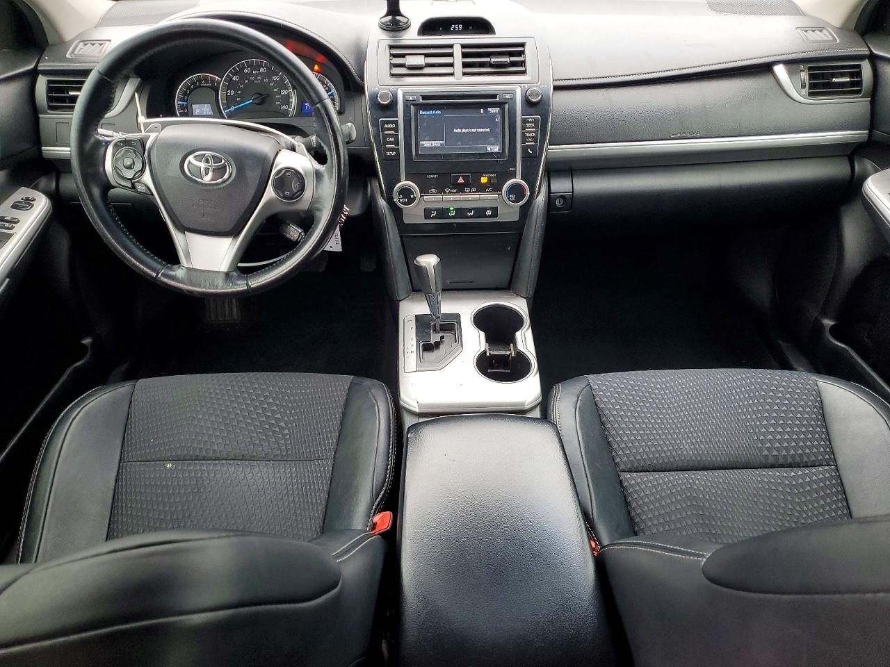 2014 TOYOTA CAMRY SE photo 22