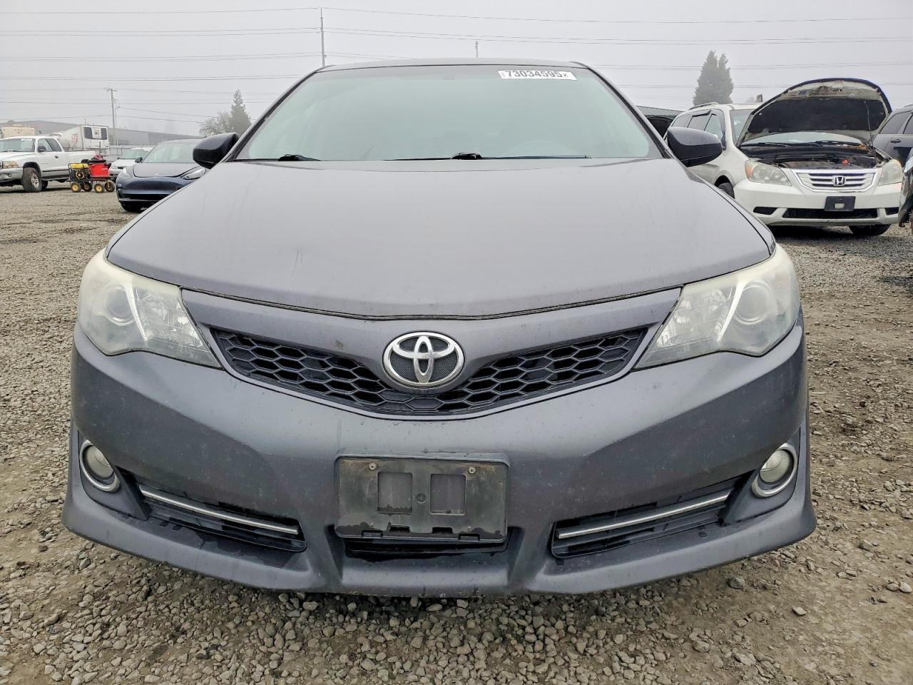 2014 TOYOTA CAMRY SE photo 13