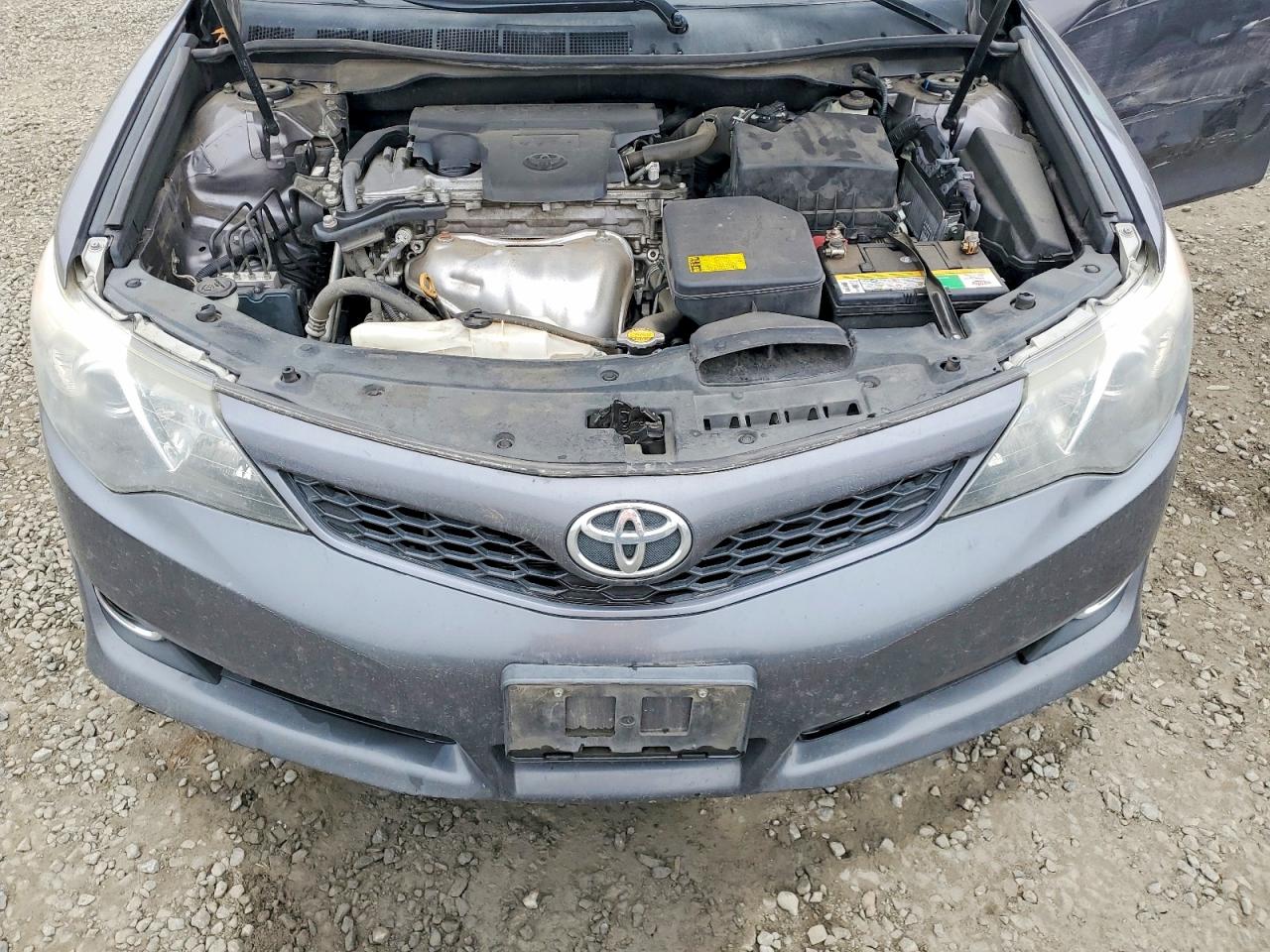 2014 TOYOTA CAMRY SE photo 31