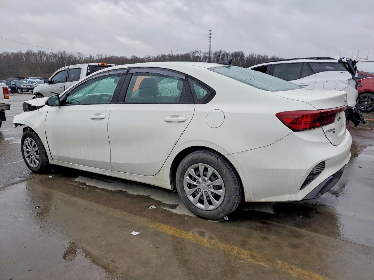 2023 KIA FORTE LX photo 2
