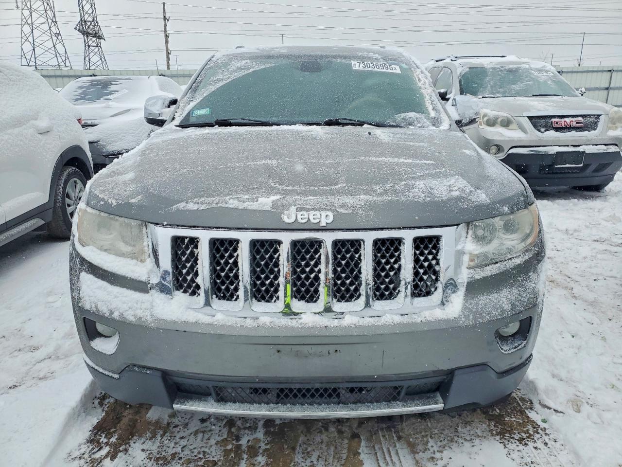 2011 JEEP GRAND CHEROKEE OVERLAND photo 9