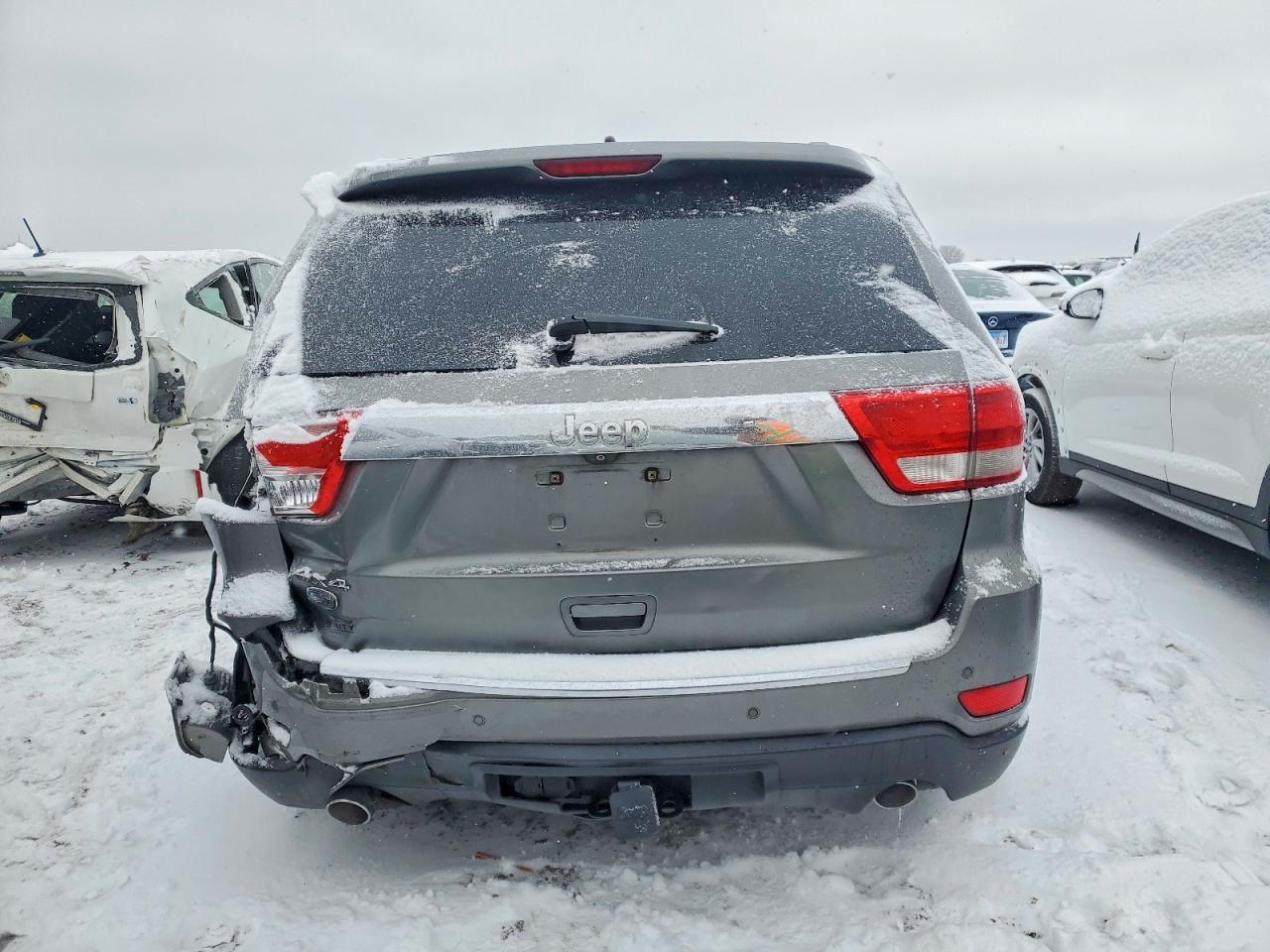 2011 JEEP GRAND CHEROKEE OVERLAND photo 11