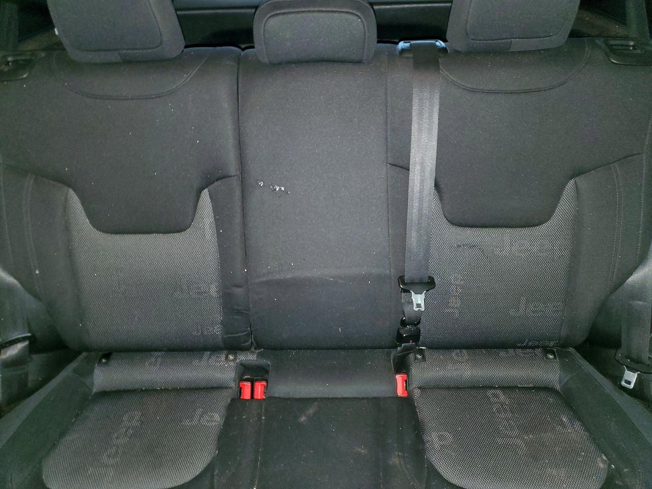 2015 JEEP RENEGADE LATITUDE photo 10