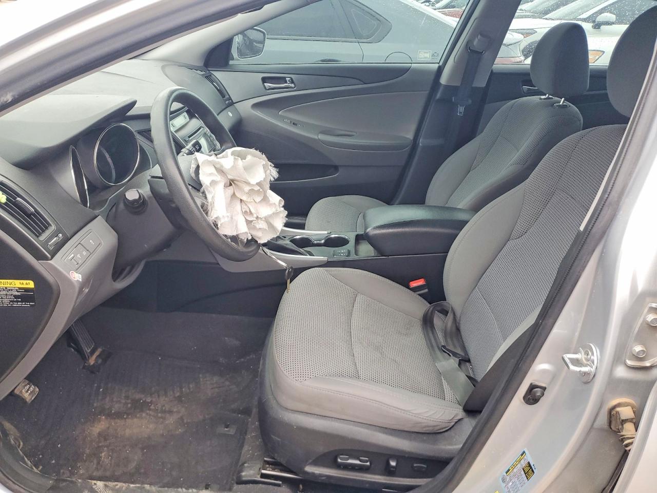 2013 HYUNDAI SONATA GLS photo 13