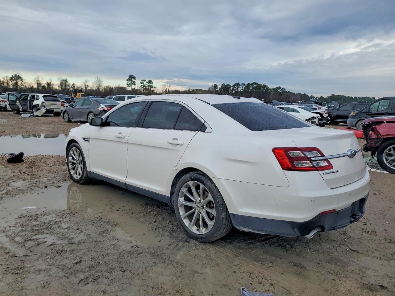 2018 FORD TAURUS LIMITED photo 3